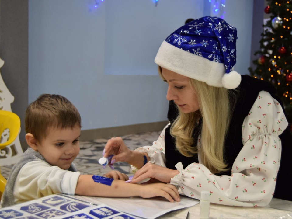 Новогоднюю феерию устроили для особенных детей и их близких