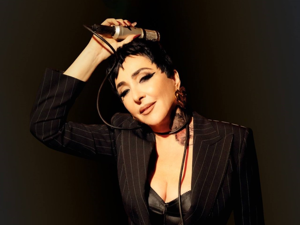 Лолита спустилась в народ: звезда призналась в любви к московскому метро