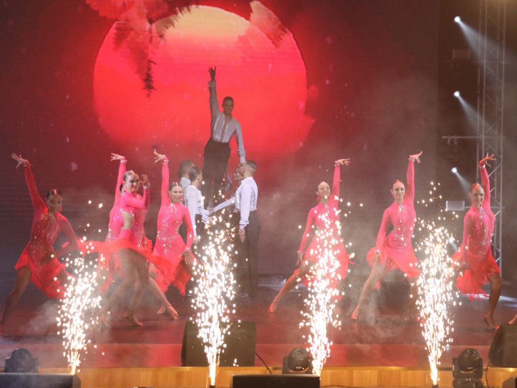 В Ступине зажгли новогоднюю елку и дали старт праздникам во всем Подмосковье