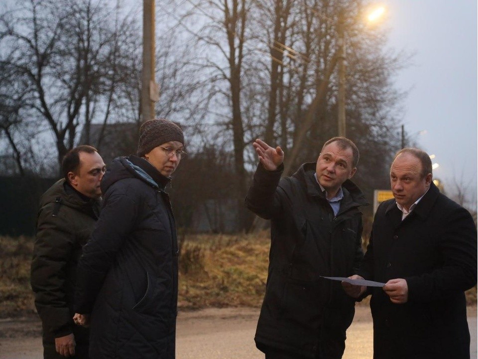 Запросов много: сотни фонарей повесили на улицах Сергиева Посада