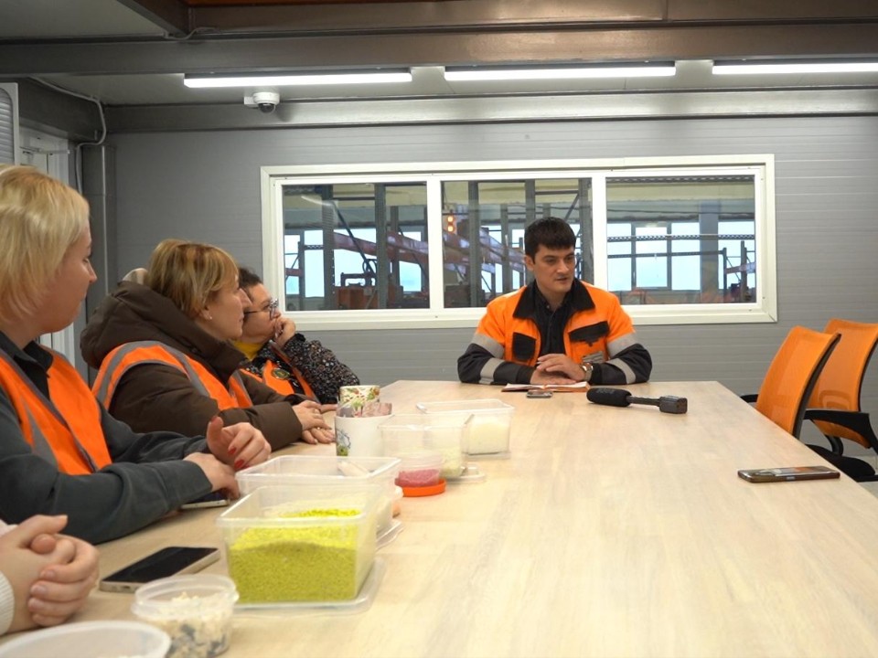 От сырья до готовых изделий: ветеранам СВО организовали экскурсию на егорьевское предприятие