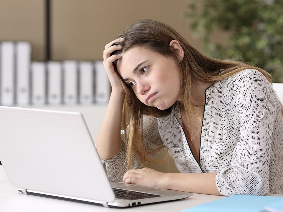 От декольте до домогательств: как не потерять лицо и работу после корпоратива