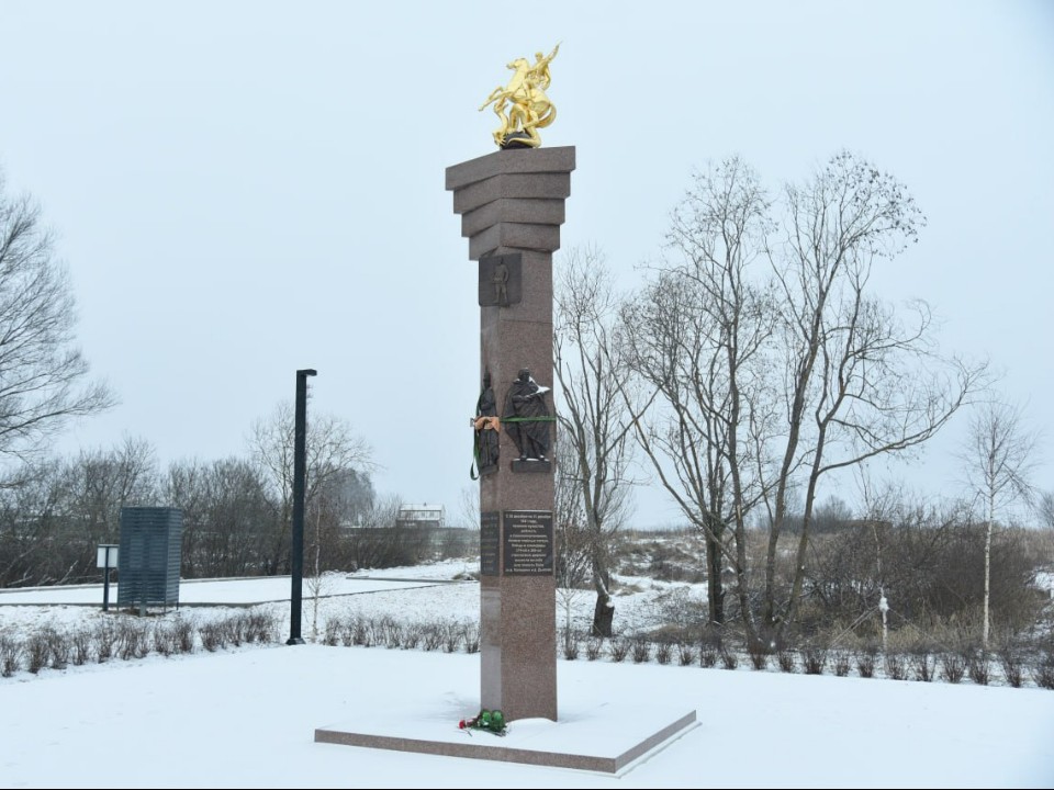 Память, увековеченная в камне: в Калицине установили стелу «Населенный пункт воинской доблести»