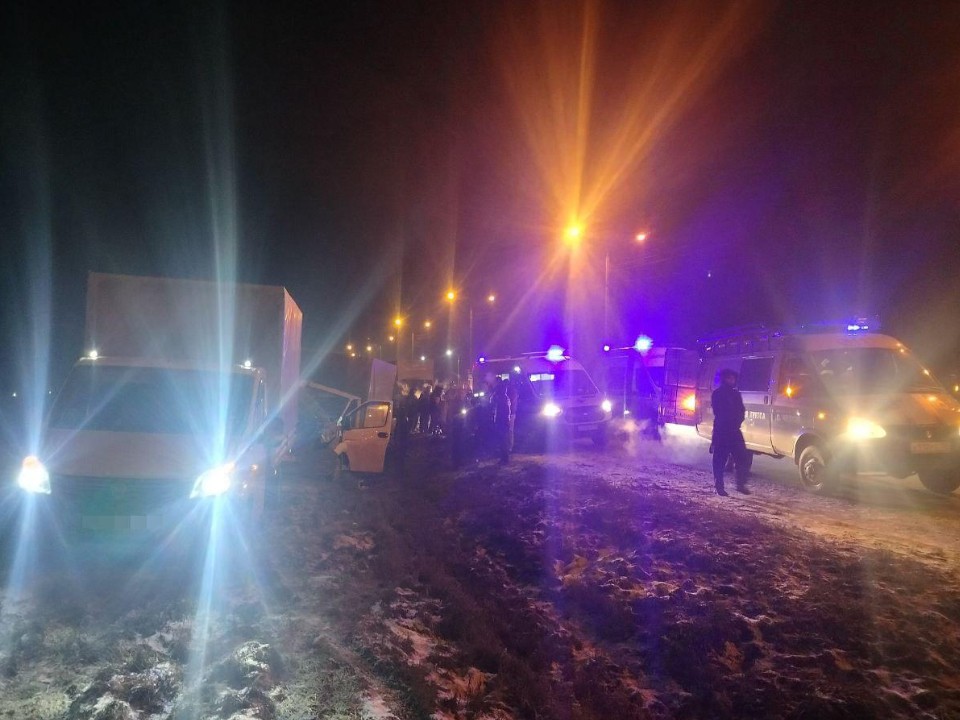 Зажат в груде металла: как спасатели на трассе под Чеховом боролись за жизнь пострадавшего в ДТП водителя