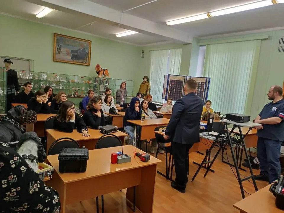 Школьная делегация из Реутова посетила университет им. Вернадского