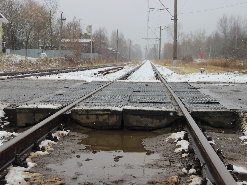 Железнодорожный переезд в районе Белой горы временно перекроют