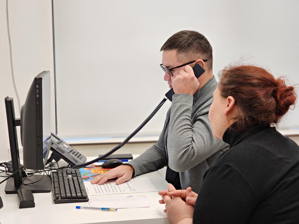 Незрячий ветеран СВО впервые трудоустроен в Контакт-центр соцзащиты Подмосковья