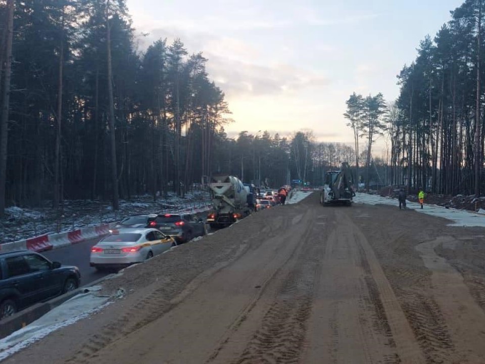 Что растет вдоль Угольной улицы? Не деревья, а 260 метров новых конструкций для тишины