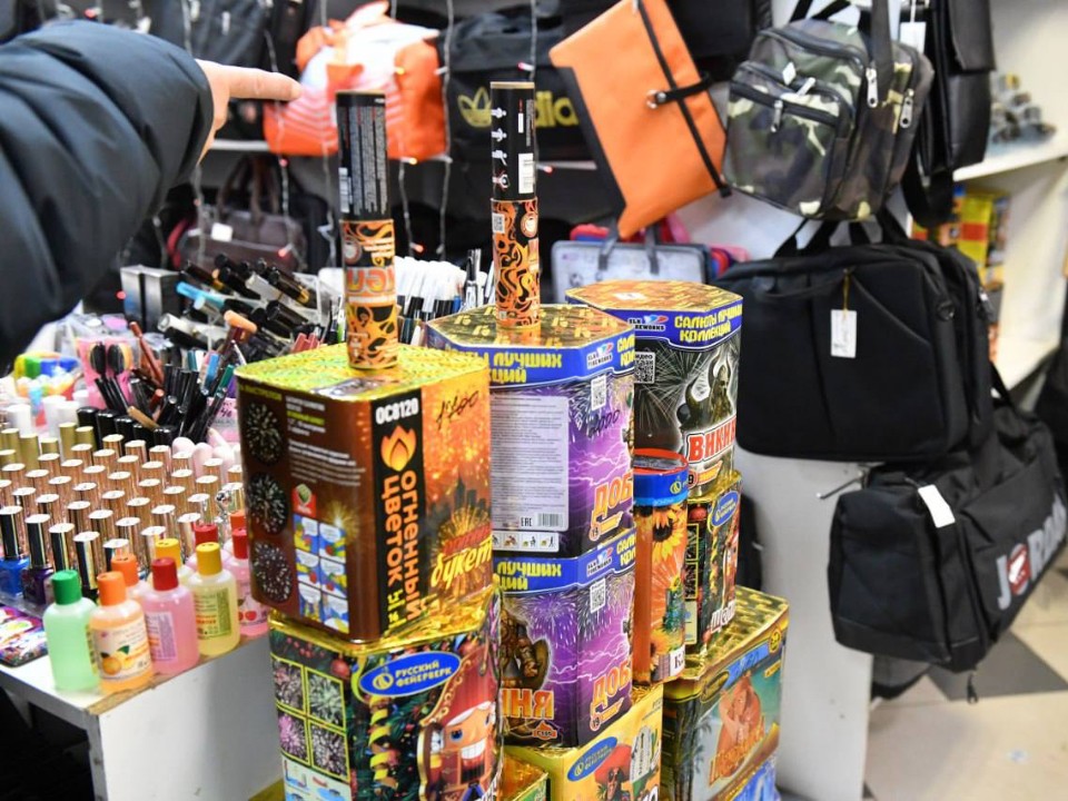 Рейд по местным торговым точкам остановил незаконную продажу фейерверков