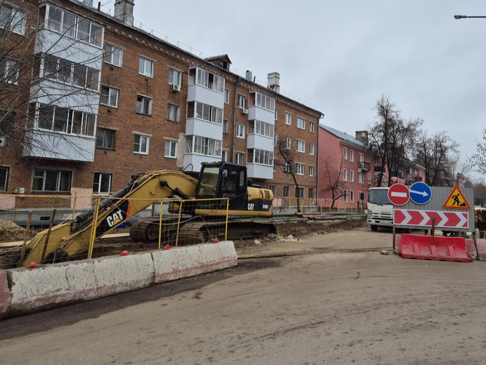 В Орехово-Зуеве продолжается ремонт коллектора на улице Красноармейской