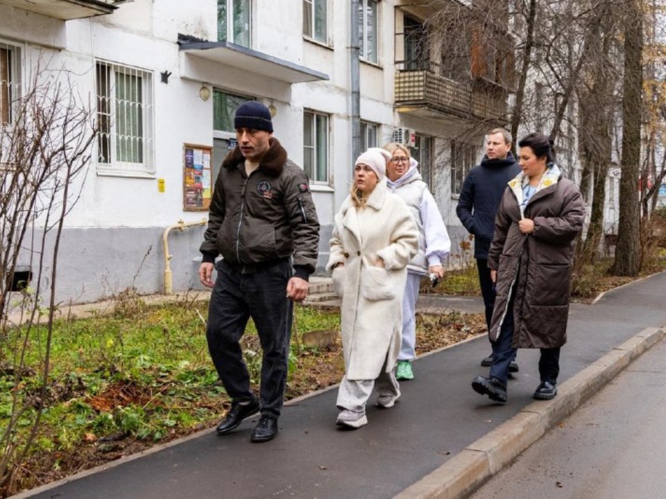 Фасад, подъезды и новая крыша: как продвигается ремонт в трех домах