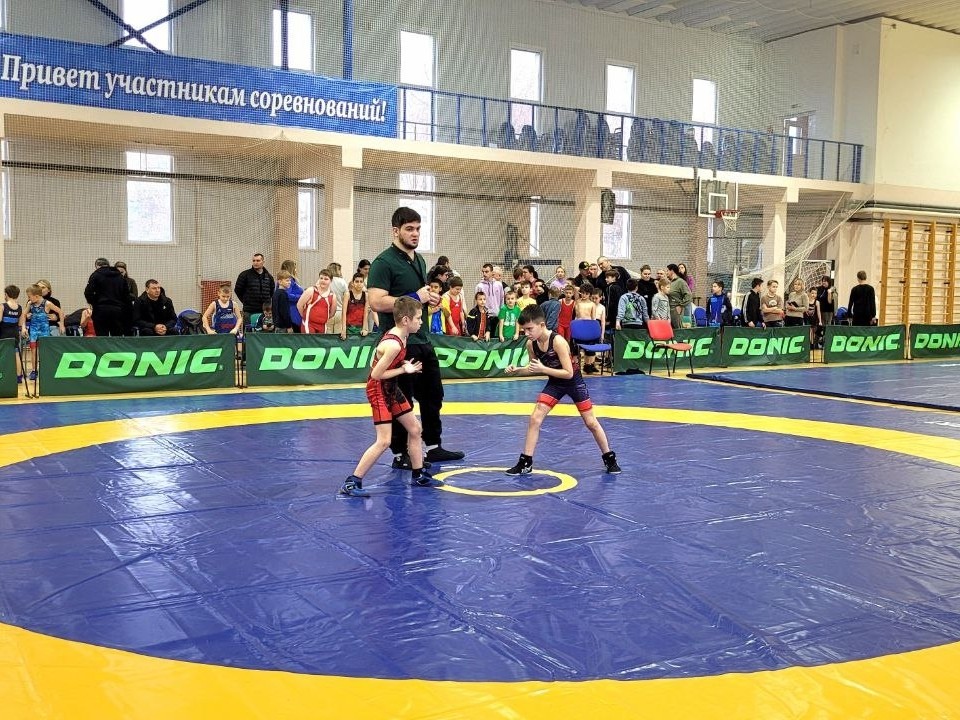 Борцы в Луховицах закончили соревновательный сезон 2025 года крупными соревнованиями