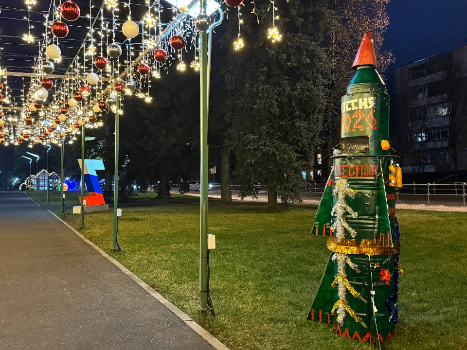 Из бочки – в космос: ракета Буревестник превратилась в символ Нового года на фестивале в Можайске