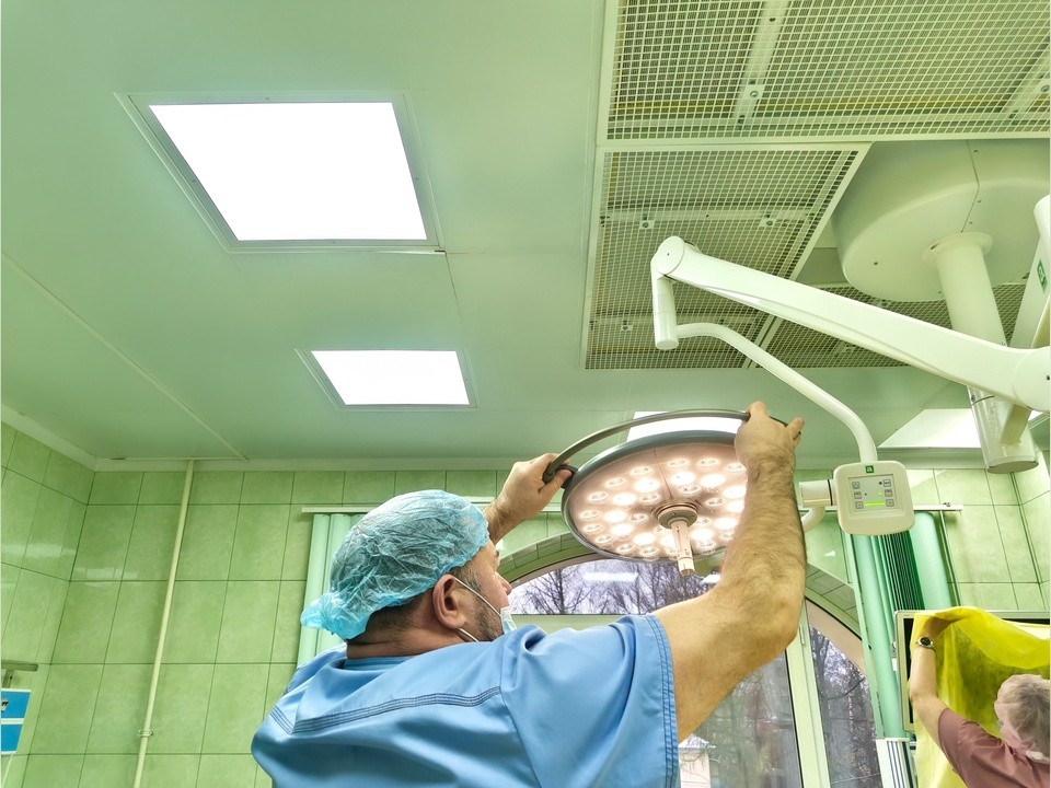 Операции без стационара: как Домодедовская поликлиника ускоряет помощь пациентам