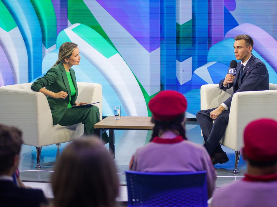 Сталь и воля: Герой России Владислав Головин рассказал школьникам о службе и жизни