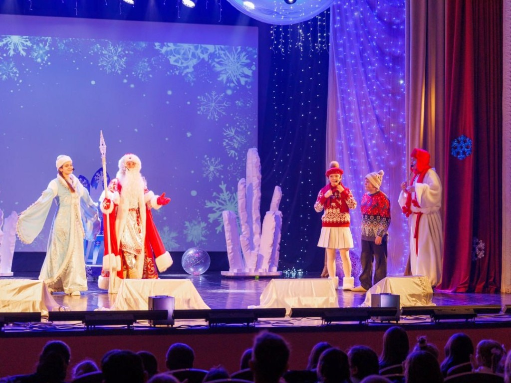 Дети помогали вернуть волшебство на Елках главы Каширы