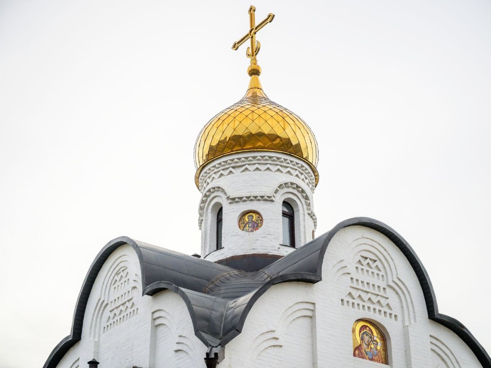 Паническая атака перед ликом святых: как обычный поход в храм превращается в битву со «злом»