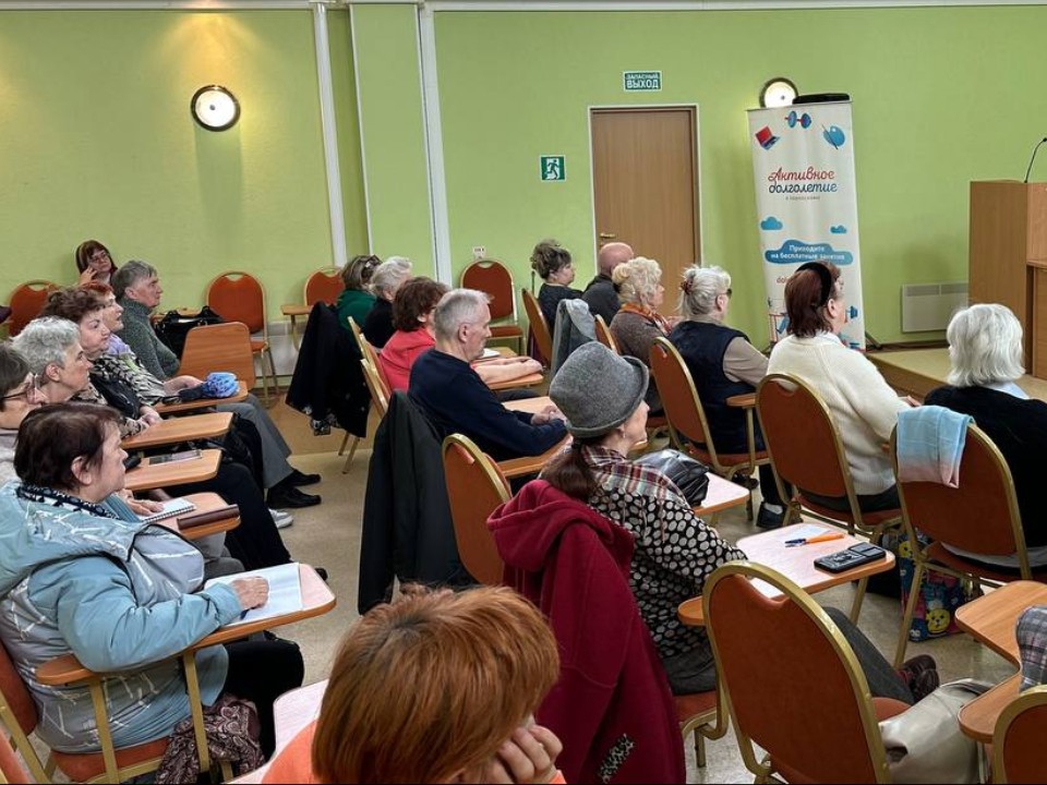 Профессор-терапевт еженедельно проводит бесплатные лекции для пенсионеров Клина