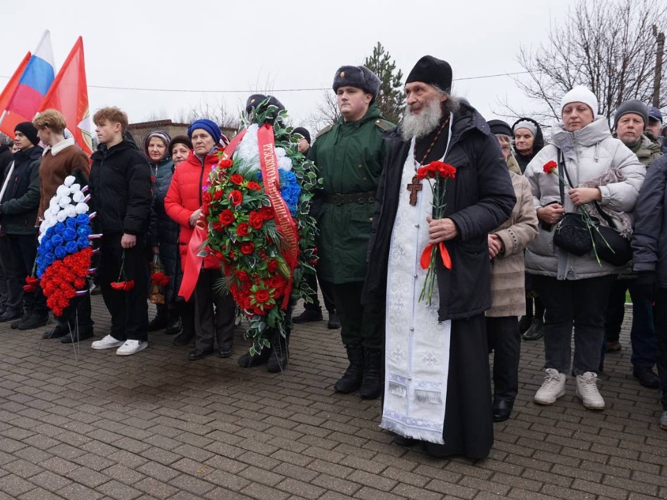 В Колюбакине почтили память бойцов, освободивших поселок от немецко-фашистских захватчиков