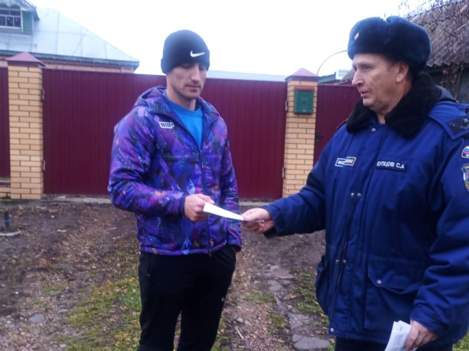 Украшаем с умом: почему пожарные советуют не оставлять гирлянды включенными на ночь