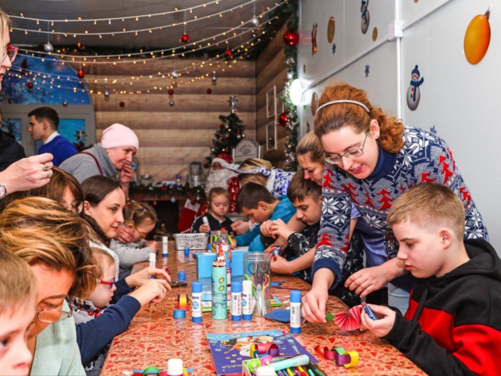 Первый мастер-класс акции «МастЕРские Деда Мороза» состоялся для детей с ОВЗ