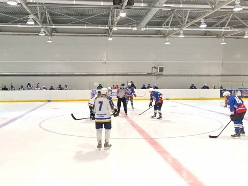 Луховичане разгромили команду из Зарайска в матче областного хоккейного первенства