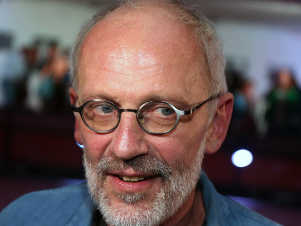 Почему все жены Гордона моложе его? Психолог назвал возможные причины