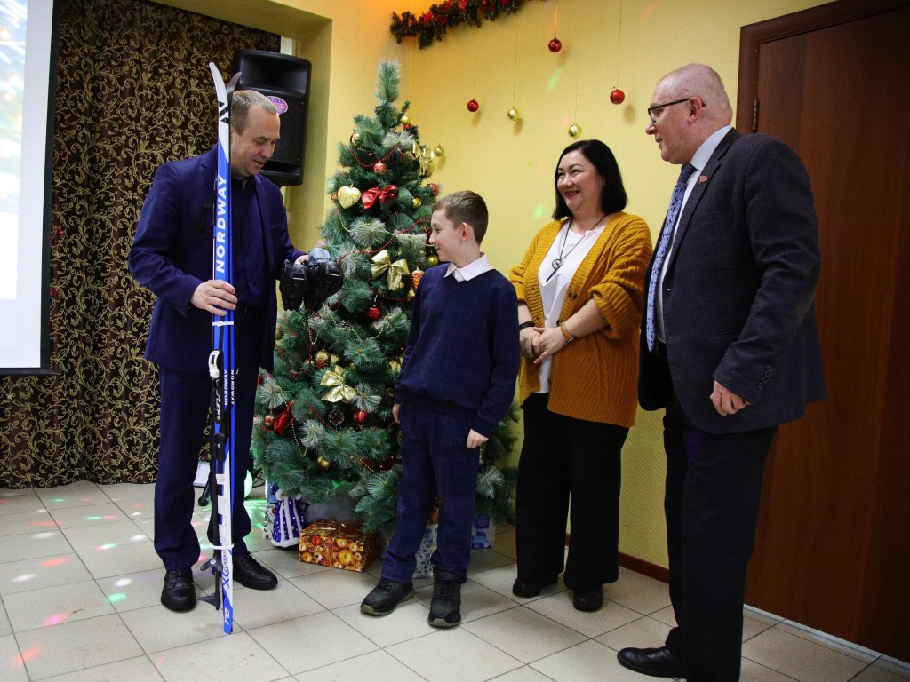 Глава Воскресенска исполнил новогоднее желание сына участника СВО