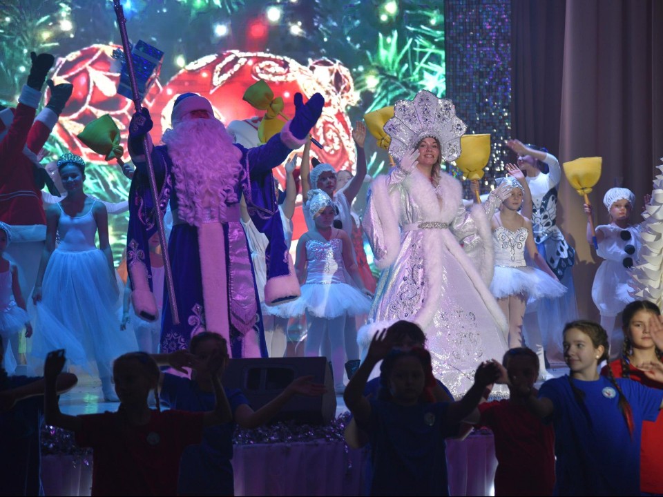 От Деда Мороза до любимых сказок: в Лотошине стартовал главный детский новогодний марафон