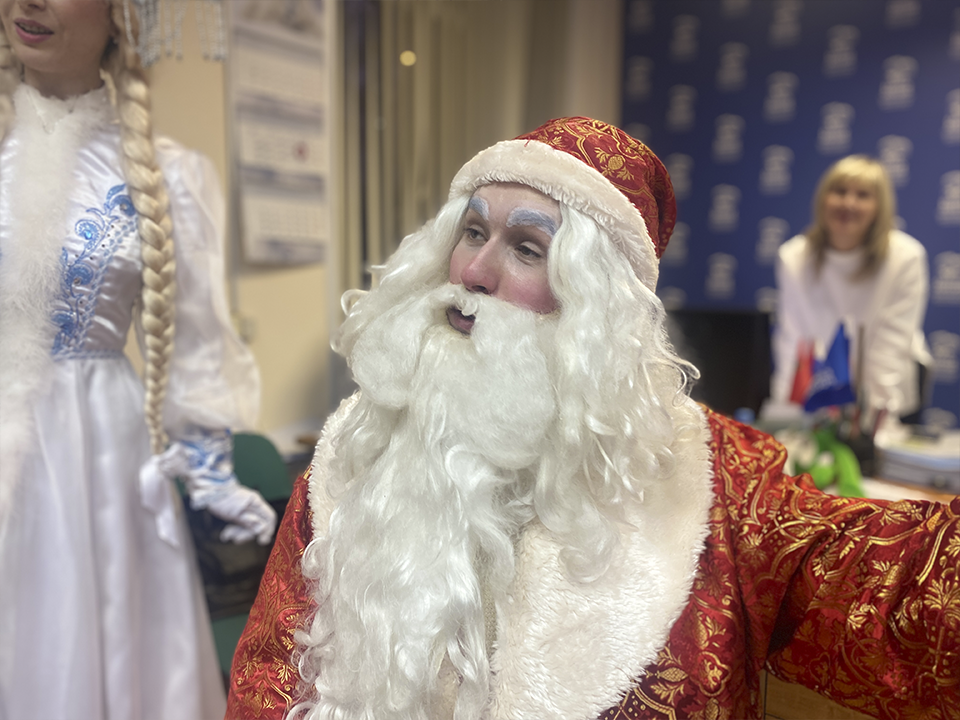 Участники «МастЕРских Деда Мороза» сделали авторские игрушки и получили подарки