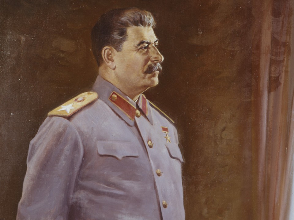 Сталин будет следить за порядком в многоэтажке в Балашихе