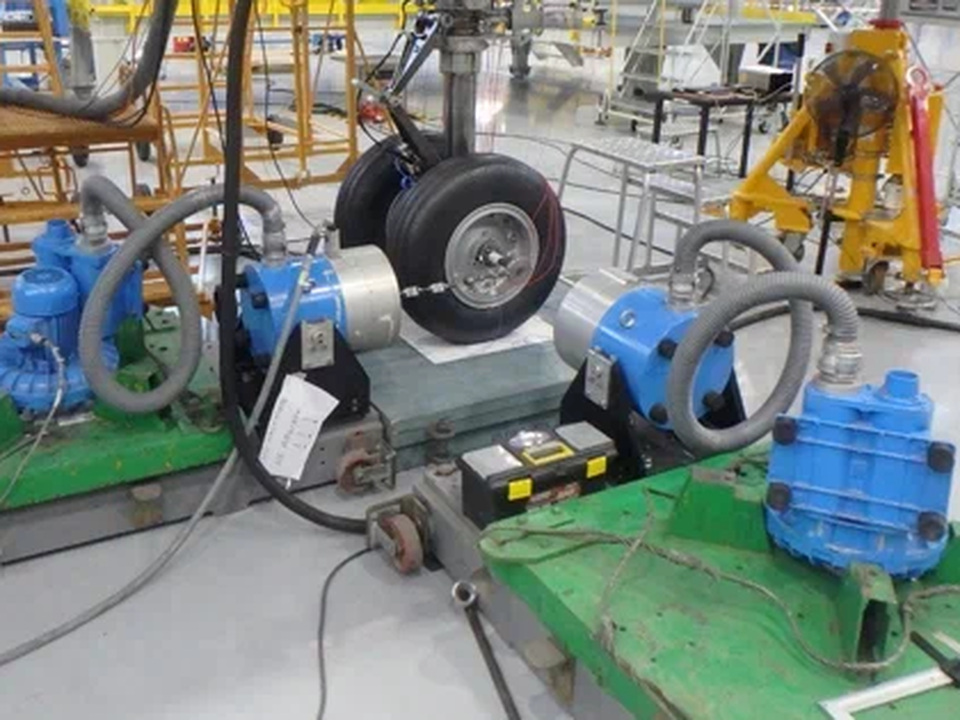 Специалисты ЦАГИ испытали системы управления и шасси импортозамещенного лайнера МС-21