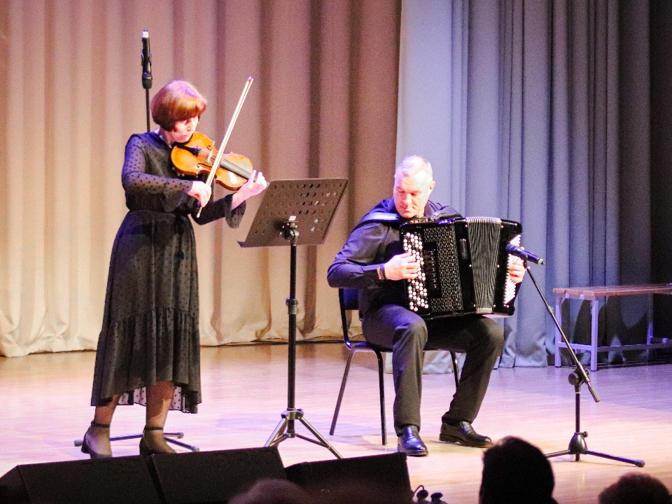 Балалайка, аккордеон и волшебные голоса: что ждет зрителей на концерте «Опять метель»