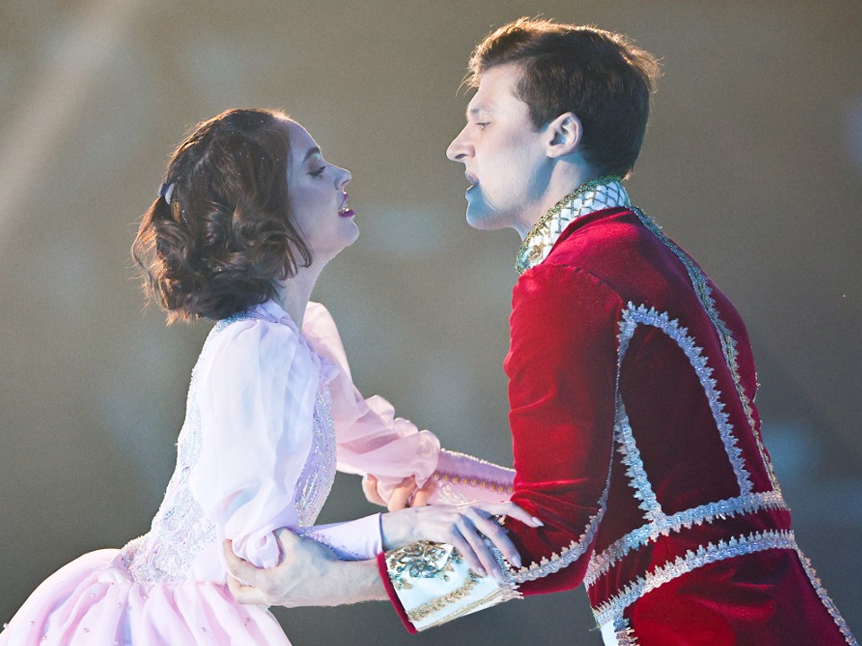 Билеты будут действительны: показ ледового шоу с симфоническим оркестром перенесли на другой день