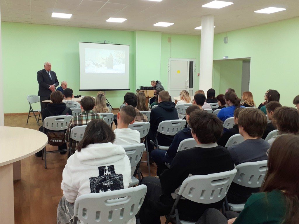 Уникальные документы: в Ступине презентовали книгу «Победа на Окском рубеже»