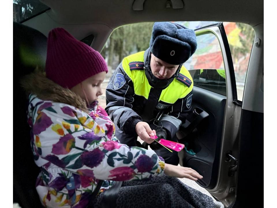 Штраф за неправильную перевозку детей увеличены: в полиции объяснили, почему так важно пристегивать пассажиров