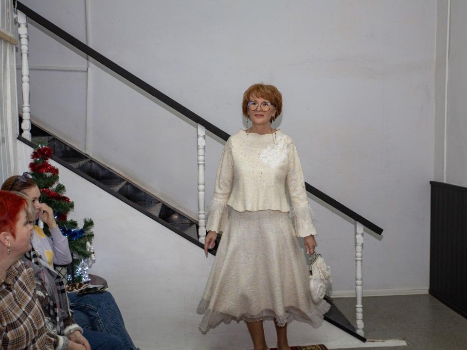 Дизайнер верхней одежды из войлока презентовала свою коллекцию в Звенигороде