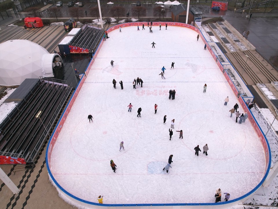Стало известно расписание бесплатных сеансов на ледовом катке возле ДК «Яуза»