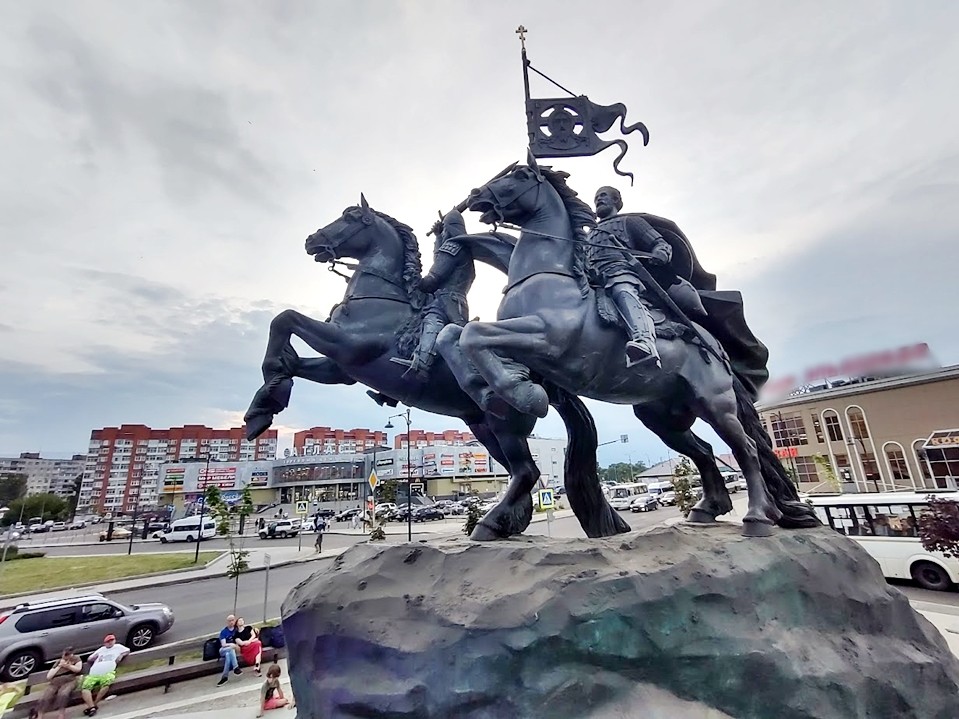 Подростки устроили дебош на привокзальной площади Серпухова: чем это грозит их родителям?