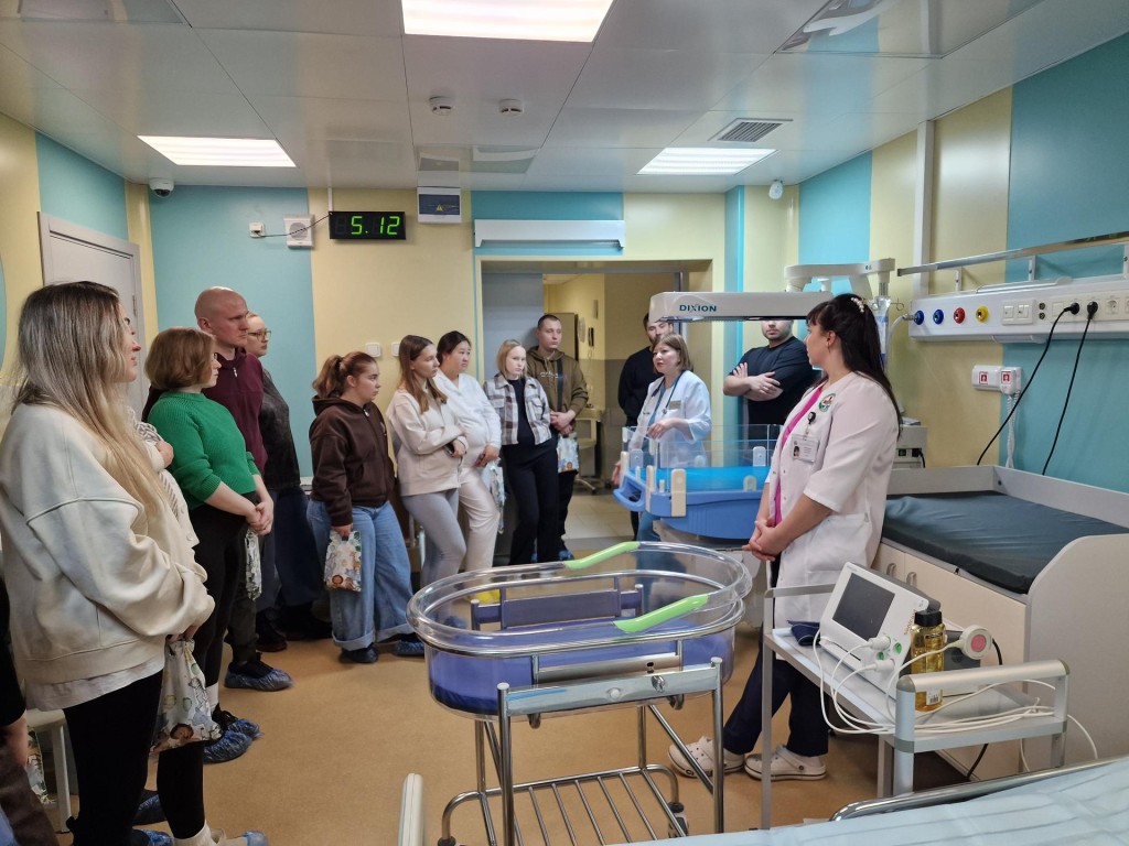 Одиночные боксы, КТГ и папы на родах: как устроен современный роддом в Дубне