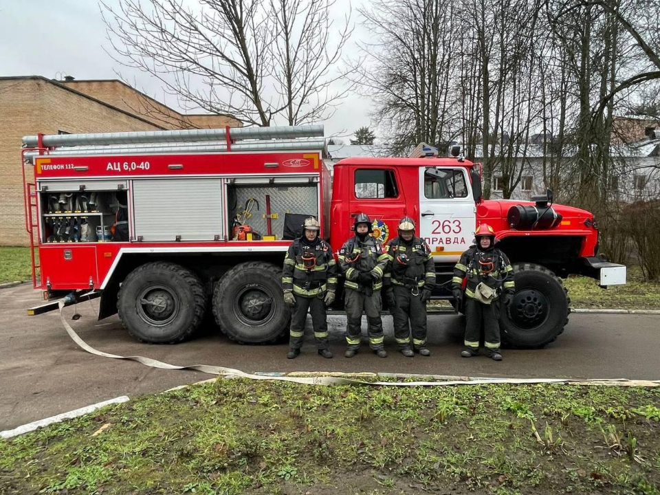 Дым и сирены только для тренировки: пожарные провели тактические учения в санатории «Правда»