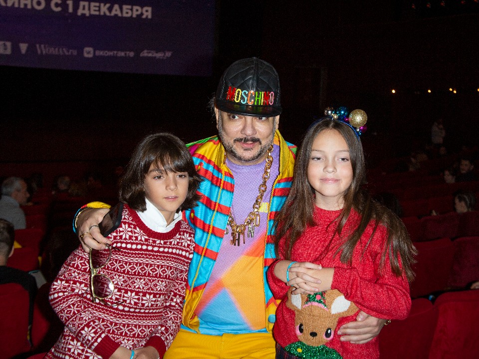 «Ребенку не очень приятно»: реакцию дочери Киркорова на подарок Яны Рудковской обсудили в сети