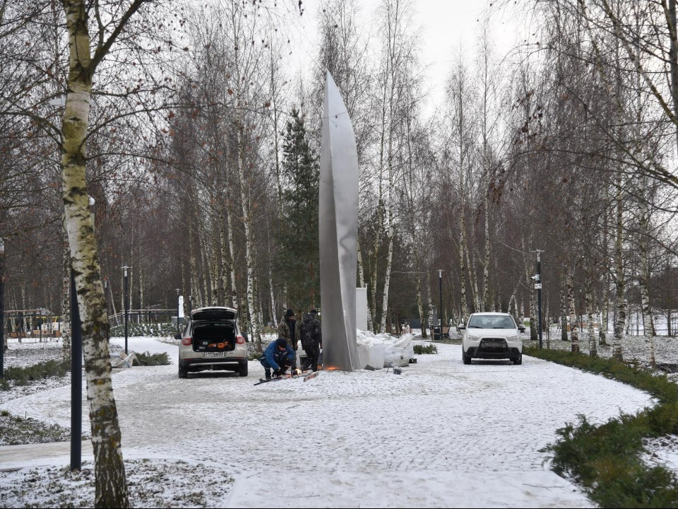 Новая достопримечательность: в Лотошине установили стелу «Населенный пункт воинской доблести»