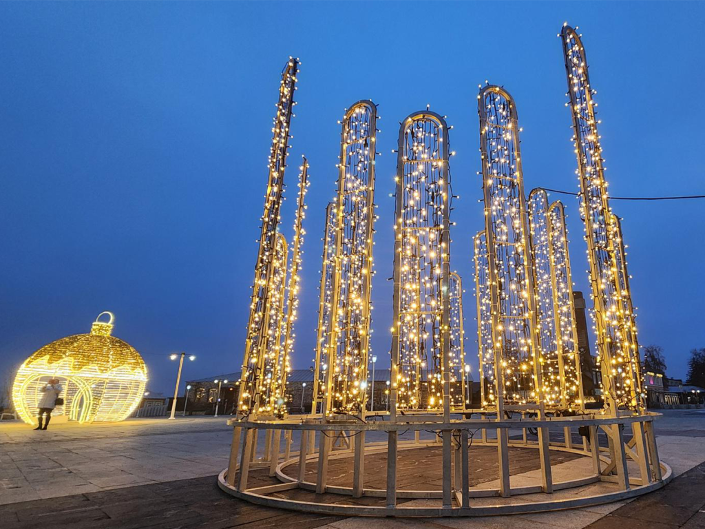 Новогодние огни зажглись на улицах и площадях Зарайска