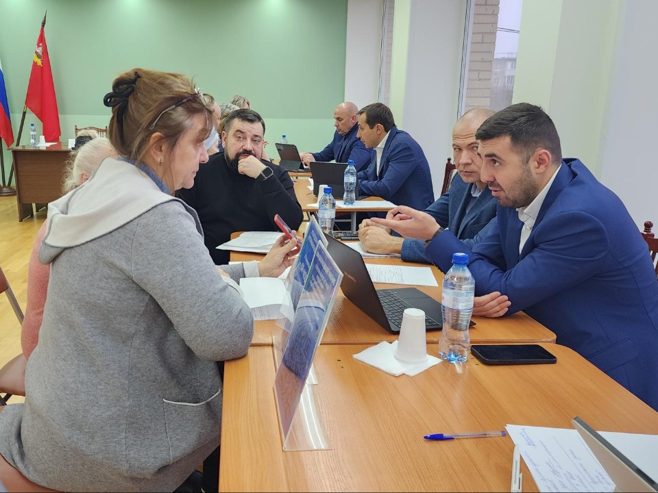 В Одинцовском округе отреагировали на просьбы жителей Часцов: свет и контейнерная площадка будут