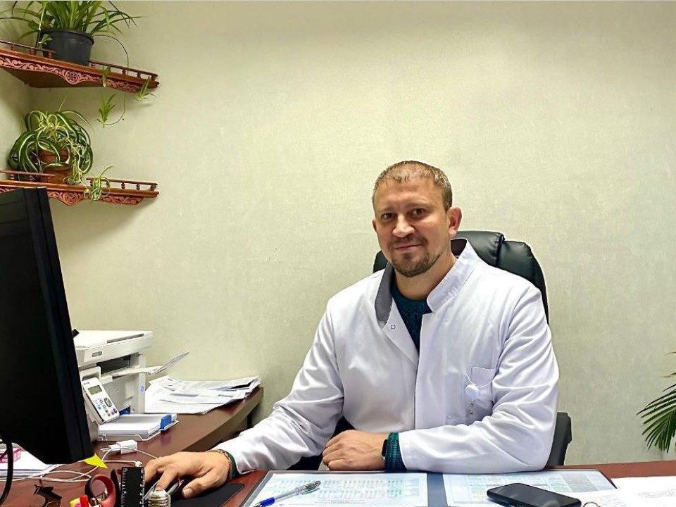 Заведующий взрослой поликлиникой рассказал, как уберечься от ВИЧ и что делать, если заболел