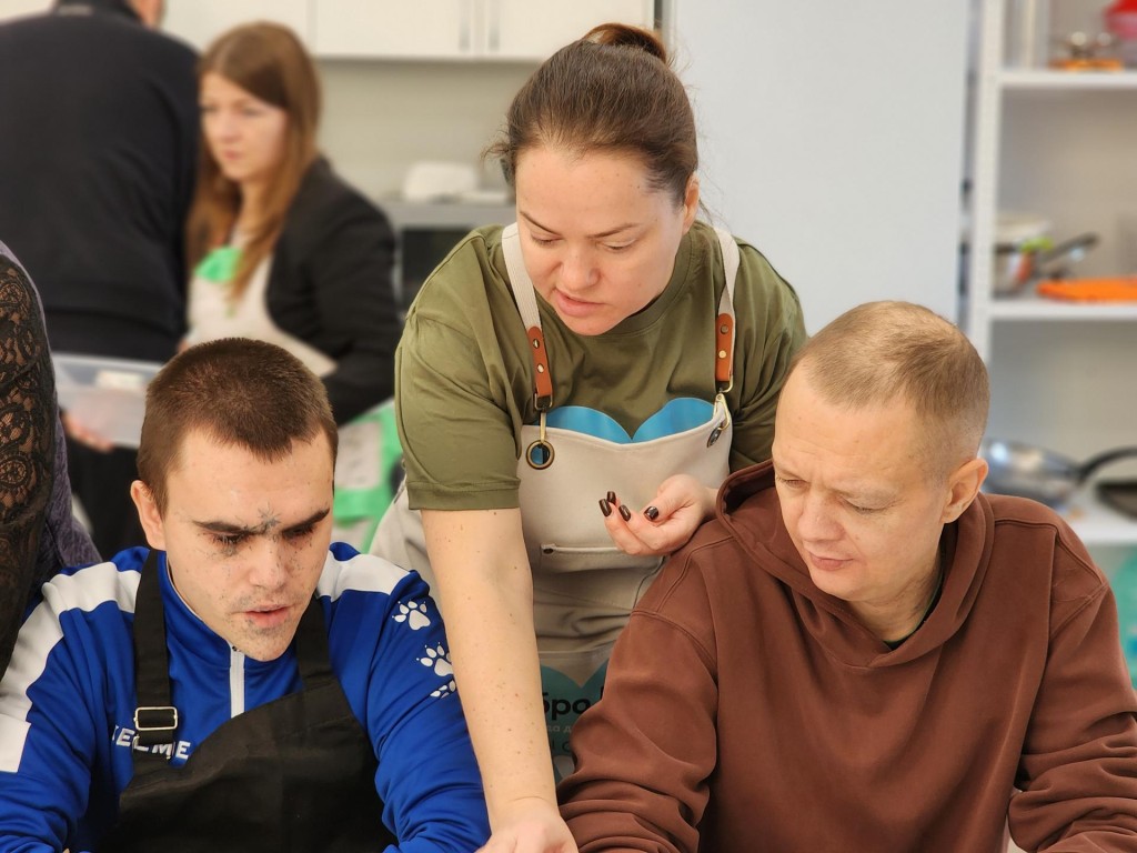 Терапия музыкой и кулинарией: чем потчевали подопечные центра Мещерякова группу «Дюна»