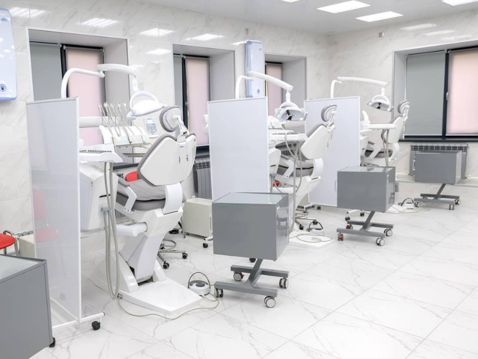 Передовые технологии: какие установки для лечения зубов завезли в центральную стоматологию Подольска