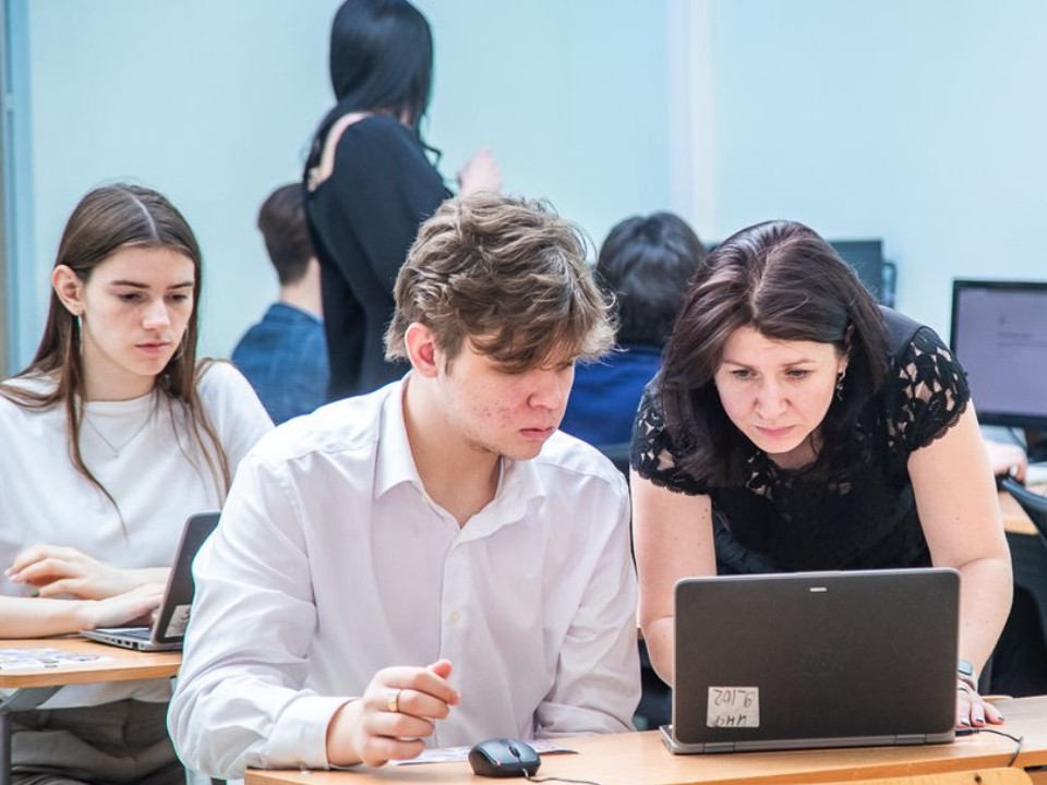 Дети как губки: с негативным контентом предложили бороться в Сети