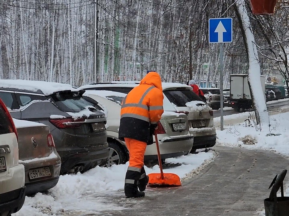 После снегопада в Королеве коммунальные службы расчистили улицы